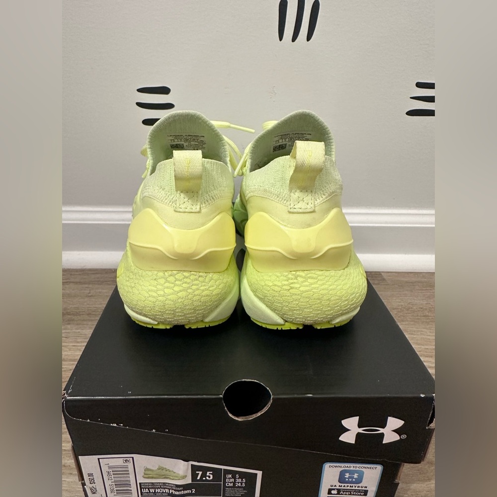 Women’s Under Armour shoes, size 7.5 - Picture 5 of 9